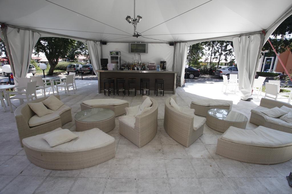 Hotel Gladiola Golden Sands Bagian luar foto